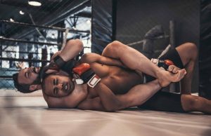 Le No-Gi Jiu-Jitsu est-il meilleur pour le MMA que le BJJ traditionnel ?