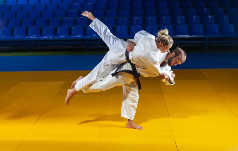 Les lancers de judo font-ils mal ?  Comment éviter de se blesser lors d’un lancer de judo