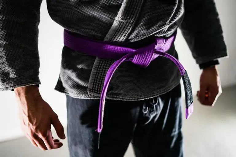Combien de temps faut-il pour obtenir une ceinture violette en BJJ ?